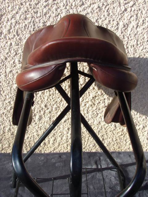 Sella da salto ostacoli Antar&egrave;s  17.5" - 2018