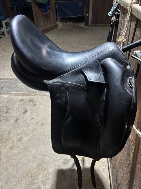Sella da dressage Devoucoux  17.5" - 2011