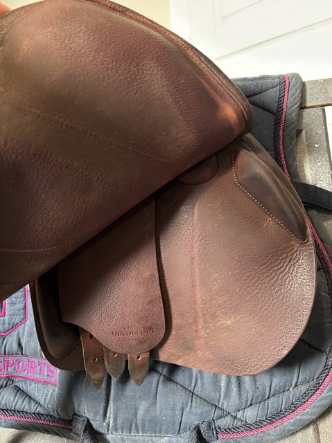 Sella da salto ostacoli Devoucoux  17" - 2023