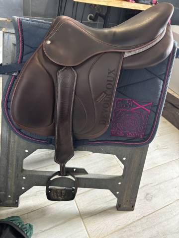 Sella da salto ostacoli Devoucoux  17" - 2023