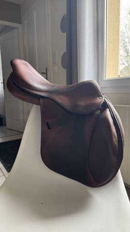 Sella da salto ostacoli Belloir  17.5" - 2010