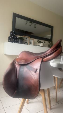 Sella da salto ostacoli Belloir  17.5" - 2010