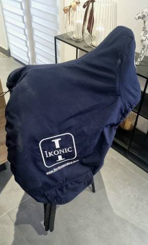 Sella da dressage Ikonic  17" - 2023