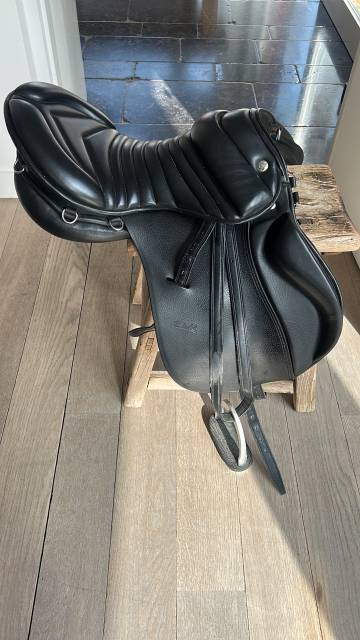 Sella da dressage Zaldi  18" - 2020
