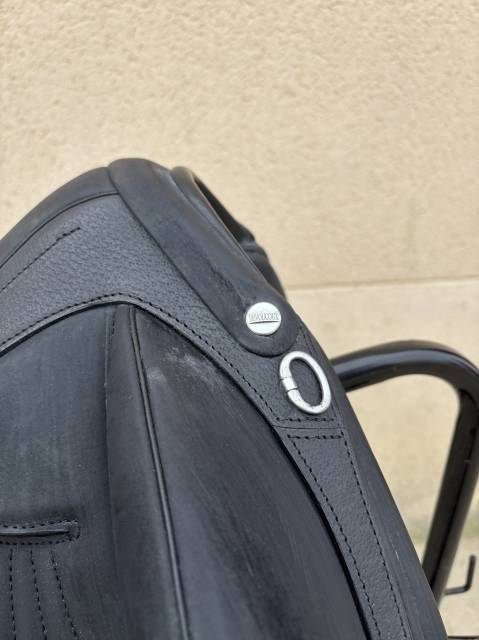 Sella da dressage Devoucoux  18" - 2024
