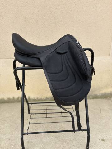 Sella da dressage Devoucoux  18" - 2024