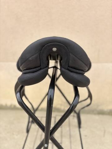 Sella da dressage Devoucoux  18" - 2024