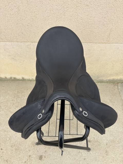 Sella da dressage Devoucoux  18" - 2024