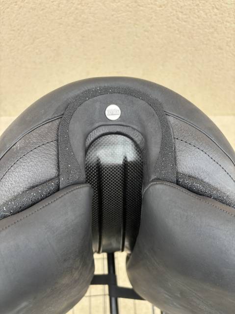 Sella da dressage Devoucoux  18" - 2024