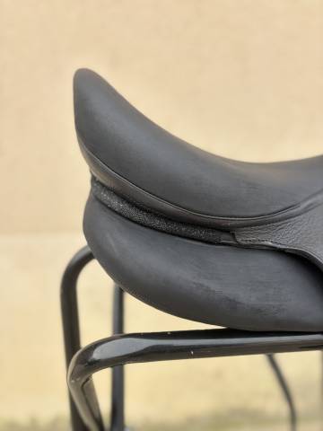 Sella da dressage Devoucoux  18" - 2024