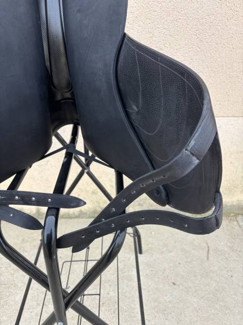 Sella da dressage Devoucoux  18" - 2024