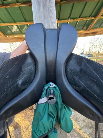 Sella da dressage Forestier  18" - 2021