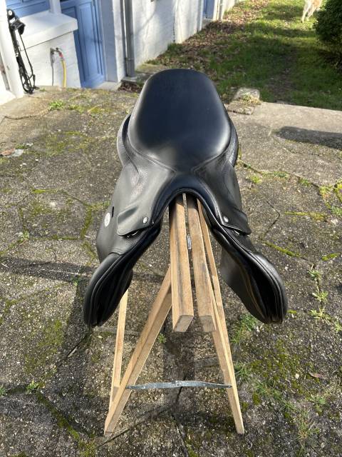 Sella da salto ostacoli Meyer  16.5" - 2020