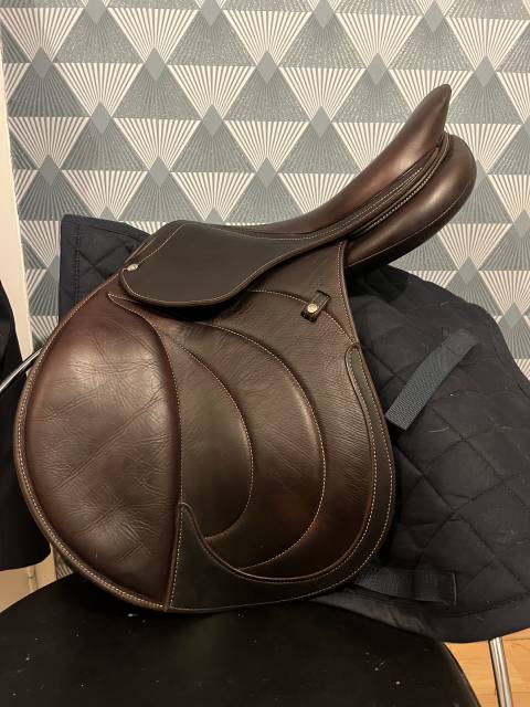 Sella da salto ostacoli Antar&egrave;s  17.5" - 2023