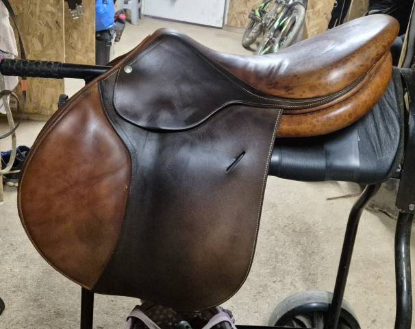 Sella da salto ostacoli Butet  17" - 2010