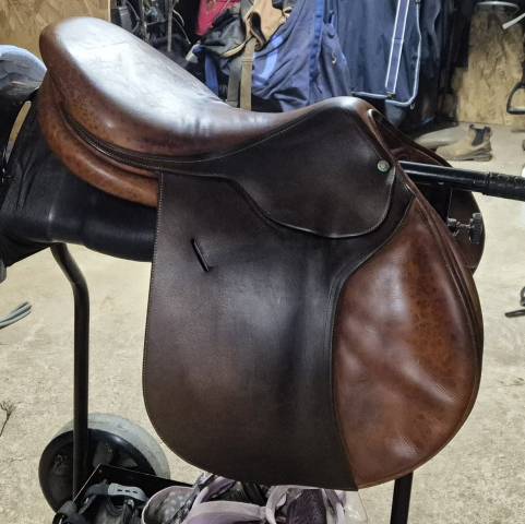 Sella da salto ostacoli Butet  17" - 2010