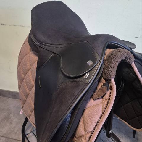 Sella da dressage Thorowgood   17.5" - 2021