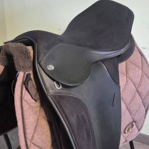 Sella da dressage Thorowgood   17.5" - 2021