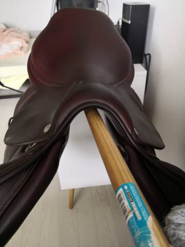 Sella da salto ostacoli CWD  17" - 2017