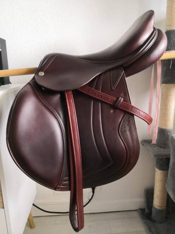 Sella da salto ostacoli CWD  17" - 2017