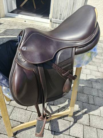 Sella da salto ostacoli Prestige Italia  16" - 2019