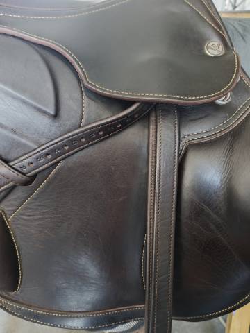 Sella da salto ostacoli Prestige Italia  16" - 2019