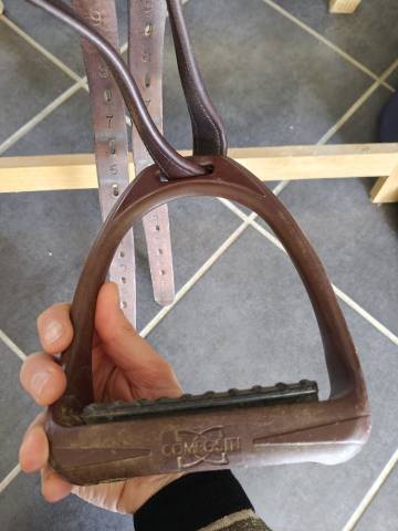 Sella da salto ostacoli Prestige Italia  16" - 2019