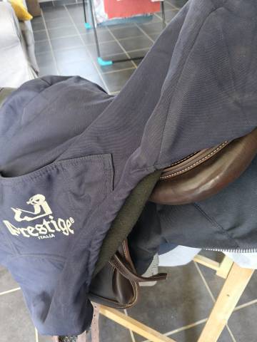 Sella da salto ostacoli Prestige Italia  16" - 2019