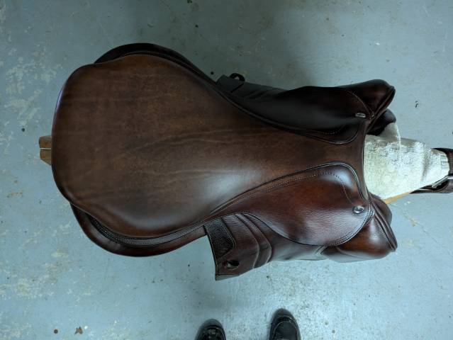 Sella da salto ostacoli CWD SO1 18" - 2022