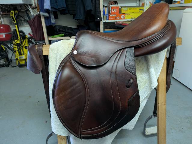 Sella da salto ostacoli CWD SO1 18" - 2022