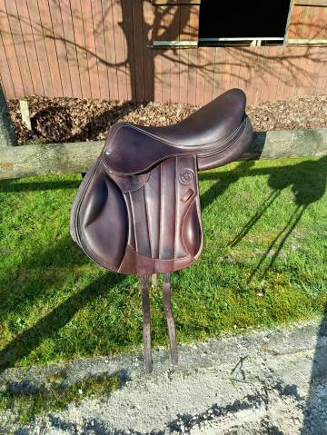 Sella da salto ostacoli Forestier  17.5" - 2024