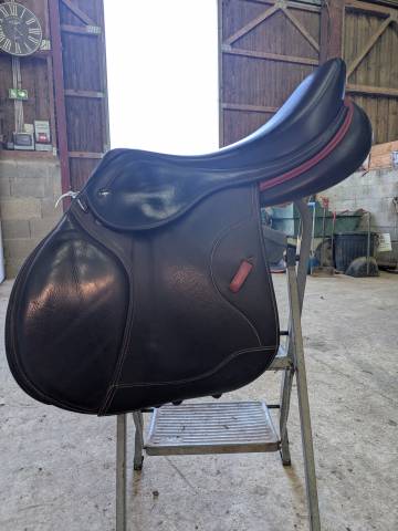 Sella mista Ikonic  17.5" - 2024