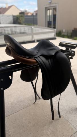 Sella da dressage Butet  17" - 2015