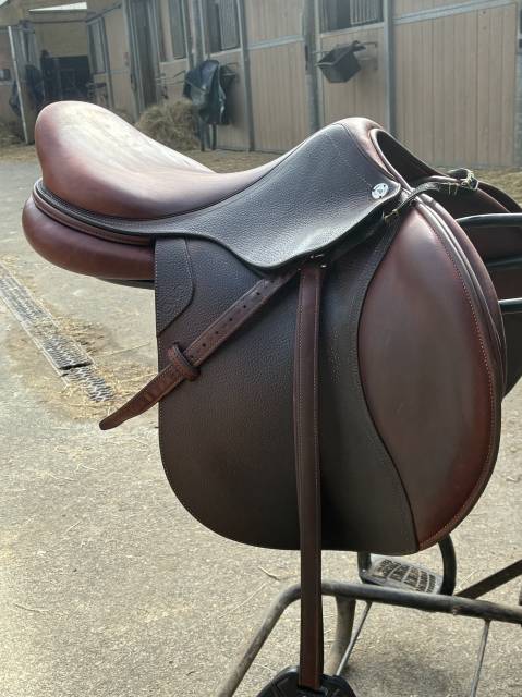 Sella da salto ostacoli CWD  17.5" - 2023