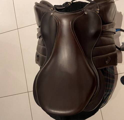 Sella da salto ostacoli Forestier  17" - 2018