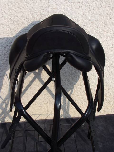 Sella da dressage Antar&egrave;s Altair 17.5" - 2023