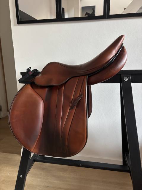 Sella da salto ostacoli Butet  17.5" - 2021