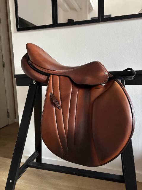 Sella da salto ostacoli Butet  17.5" - 2021