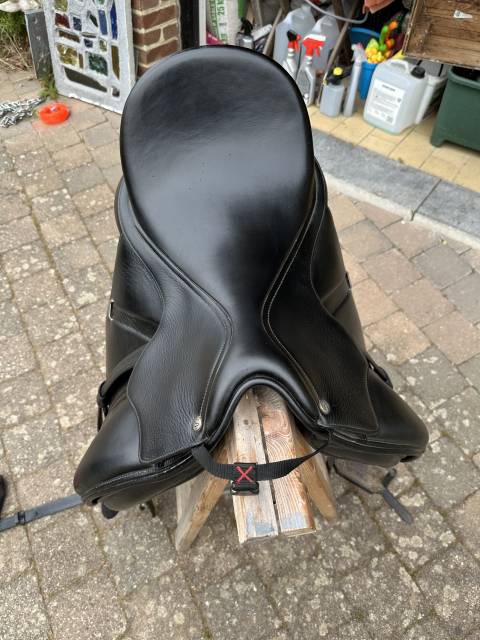 Sella da dressage Bates  17.5" - 2017