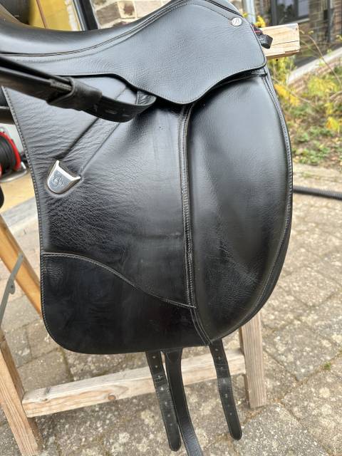 Sella da dressage Bates  17.5" - 2017