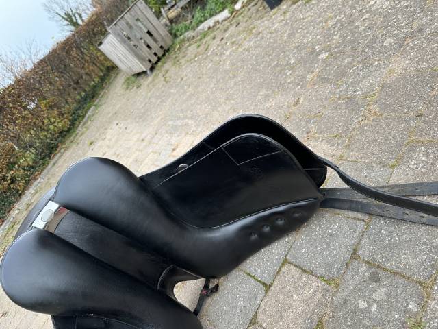 Sella da dressage Bates  17.5" - 2017