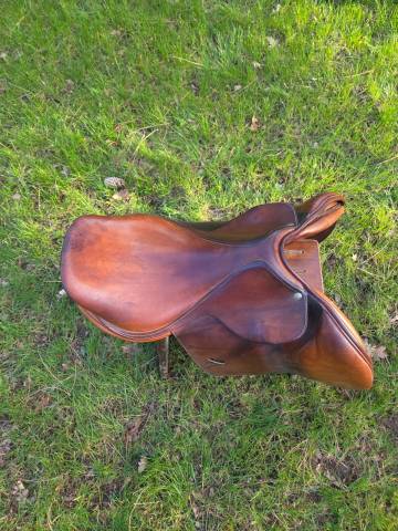 Sella da salto ostacoli Butet  17" - 2010