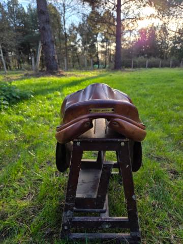 Sella da salto ostacoli Butet  17" - 2010