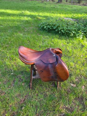 Sella da salto ostacoli Butet  17" - 2010