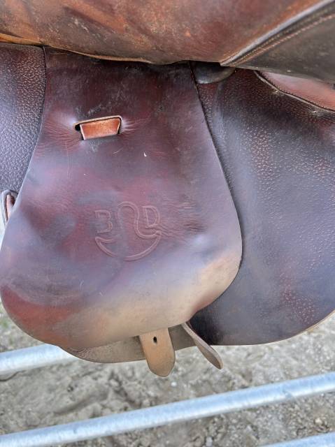 Sella da salto ostacoli Delgrange  17.5" - 2009