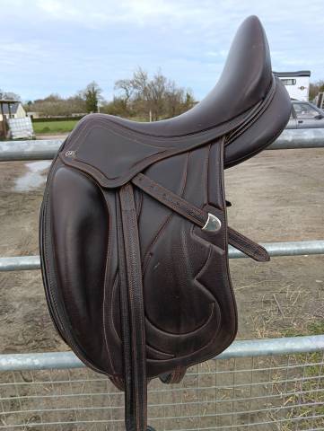 Sella da dressage   17.5" - 2023