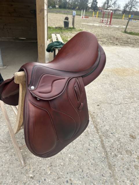 Sella da salto ostacoli Devoucoux  17" - 2023