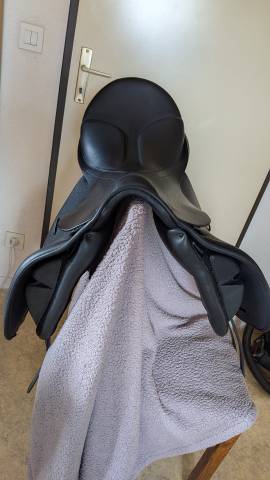 Sella da dressage Stubben  17.5" - 2025