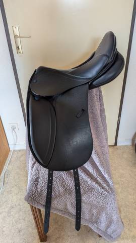 Sella da dressage Stubben  17.5" - 2025