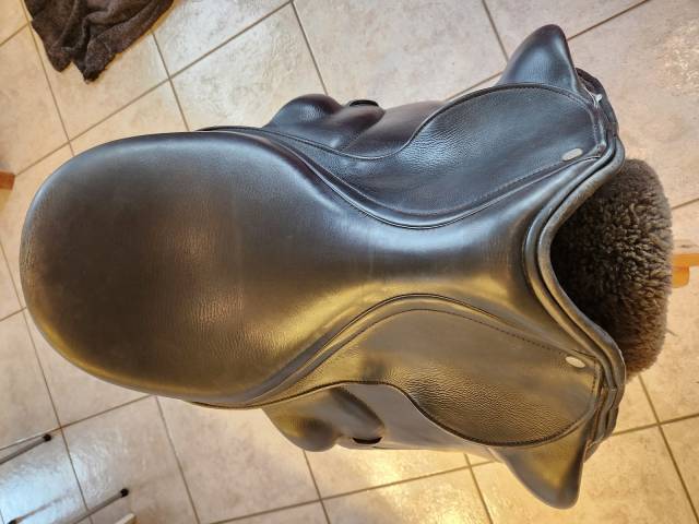 Sella da dressage Baude  17.5" - 2025